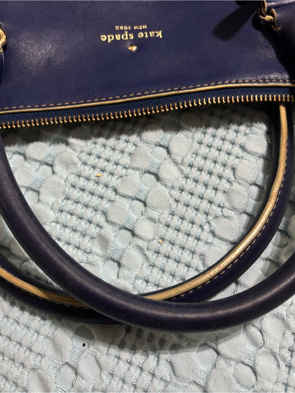 Kate Spade handbag/shoulder bag is a great accessory fun or professional use. - Picture 12 of 16